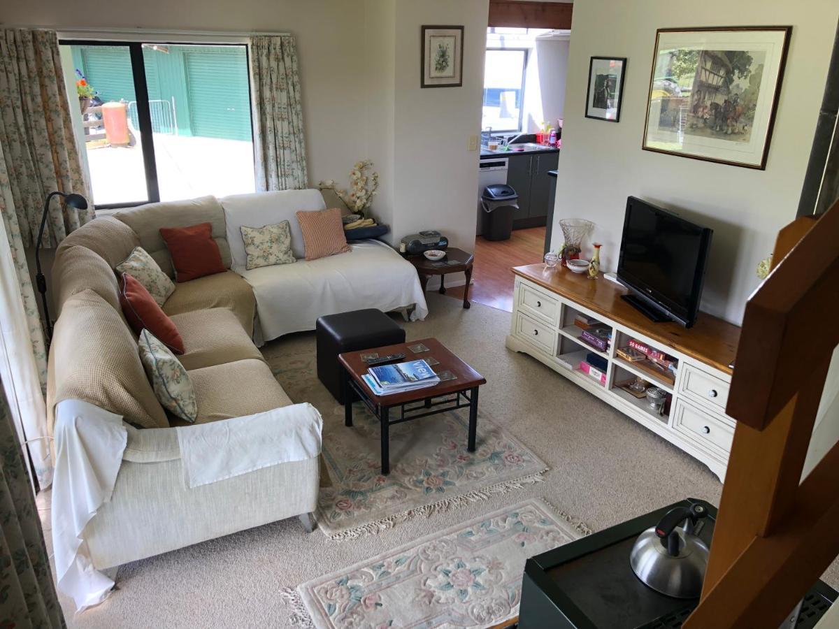 Hunua Ranges Bed & Breakfast エクステリア 写真