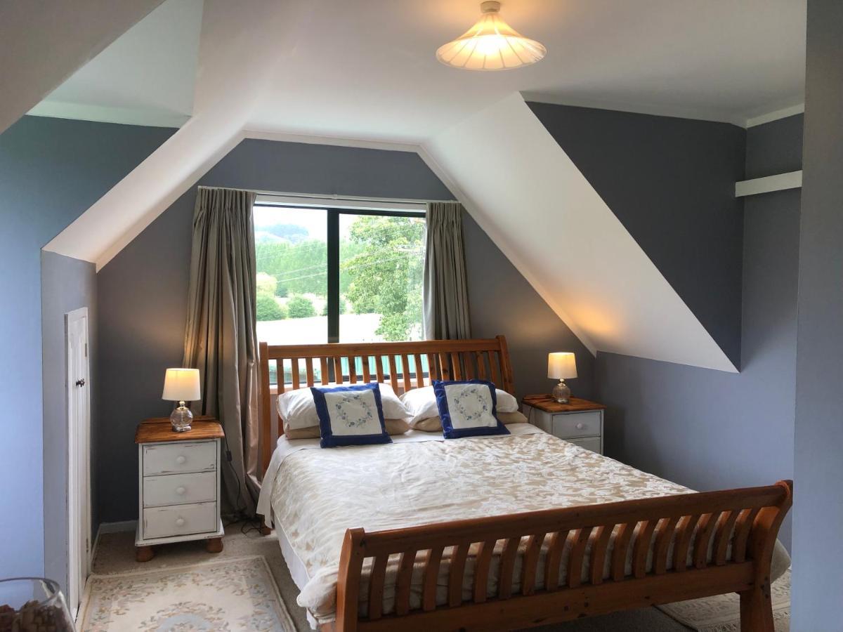 Hunua Ranges Bed & Breakfast エクステリア 写真
